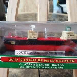 The product is a 2002 miniature Hess Voyager in its original box, a collector's